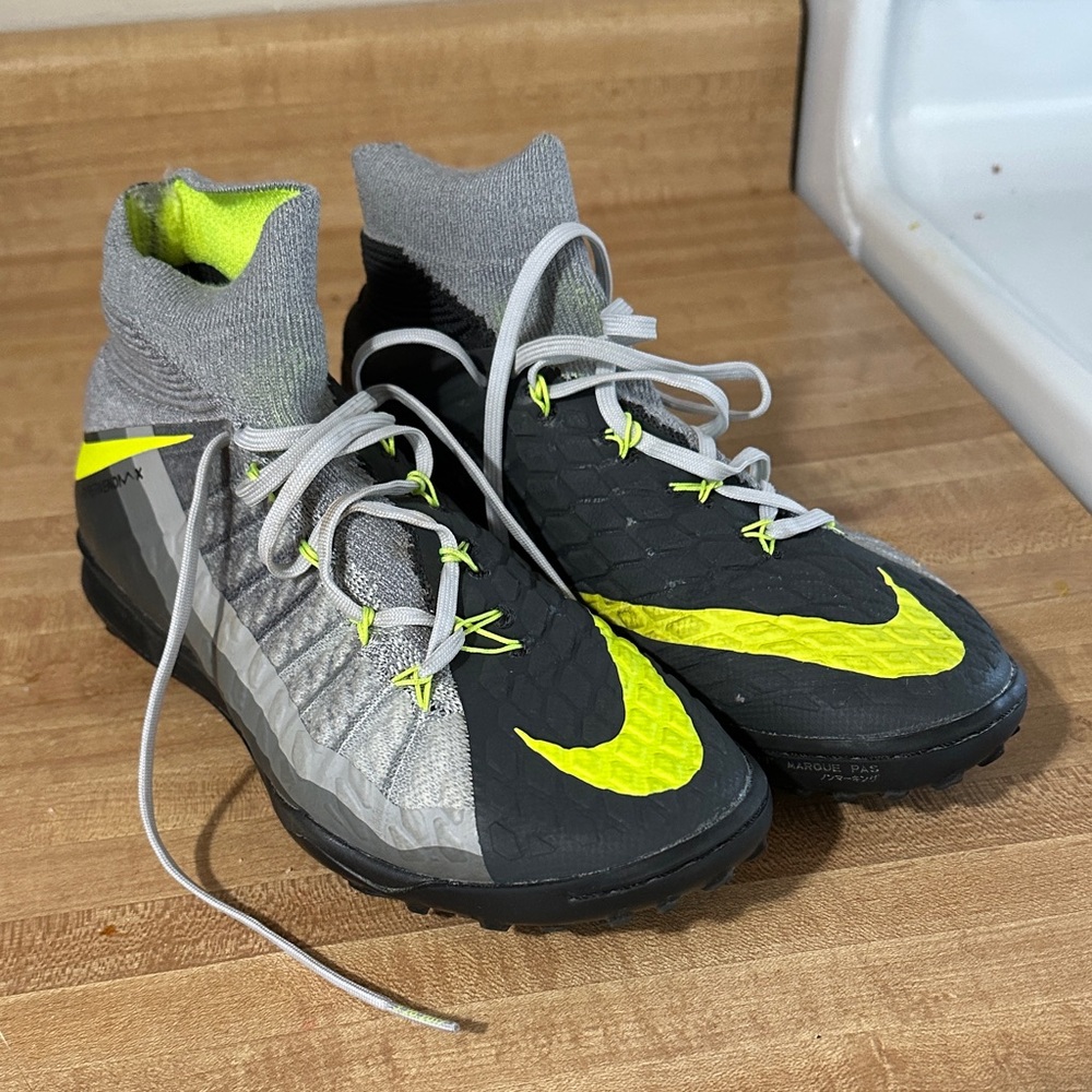 Nike Turf Shoes - Size 7